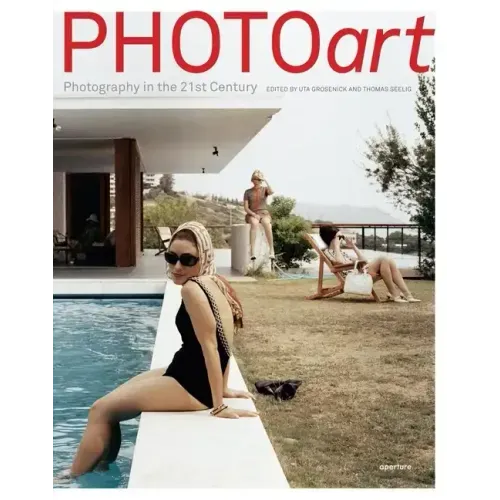 Photoart: Photography in the 21st Century