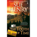 The Tooth of Time: A Maxine and Stretch Mystery