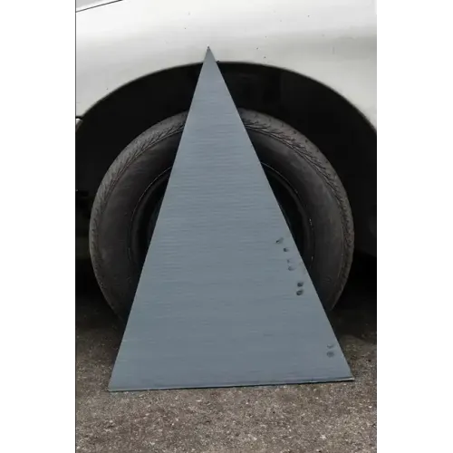 Shannon Ebner: Auto Body Collision